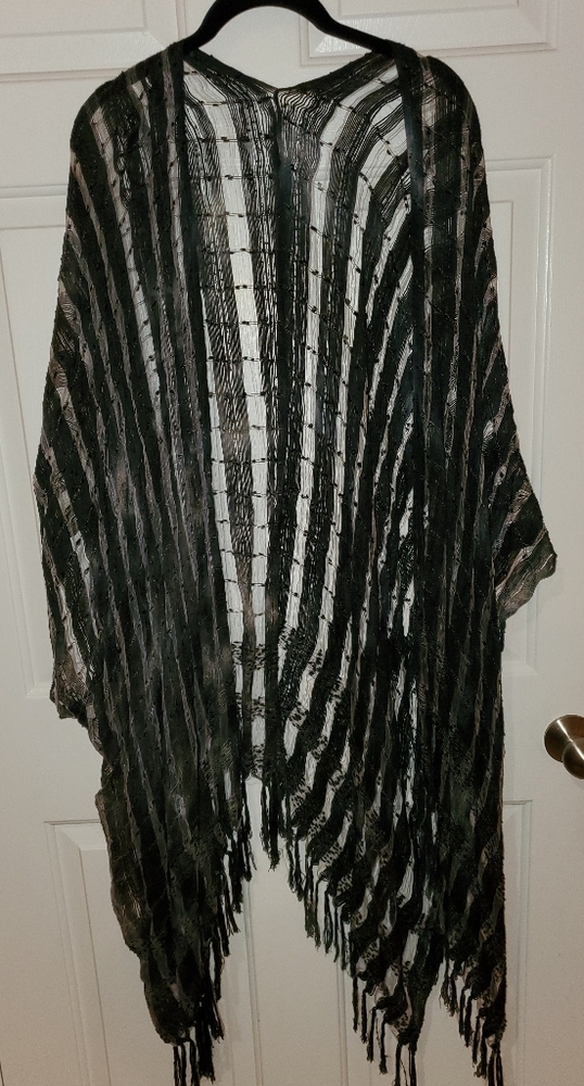 Soft Surroundings Open Woven Kimono Style Poncho